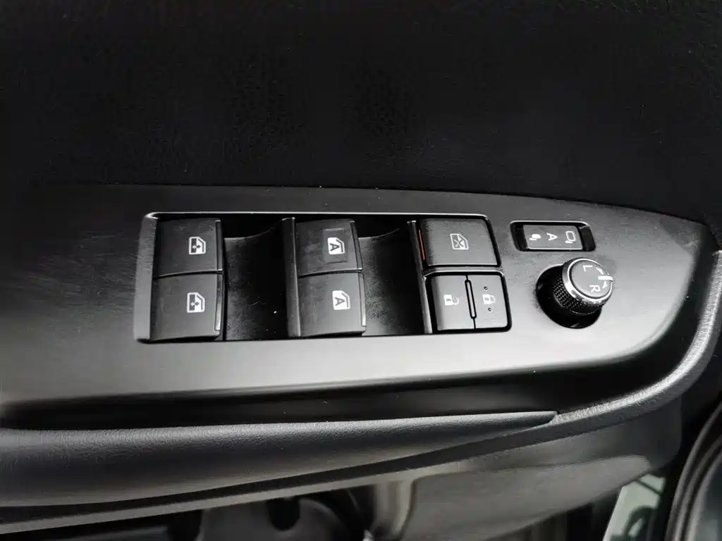 Toyota Highlander 2021 2.0T Luxury 7 мест