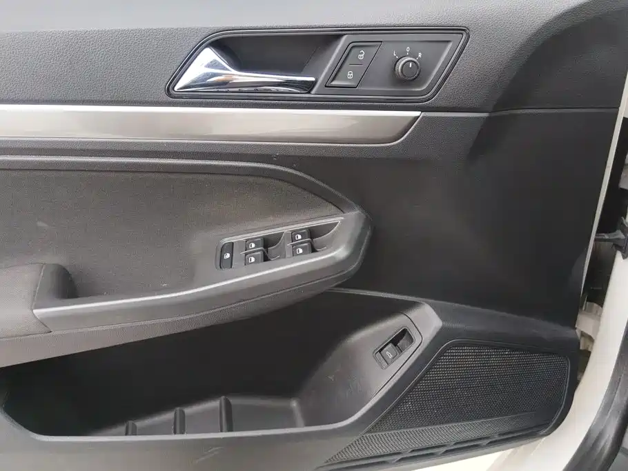 Volkswagen Lavida — миниатюра 7