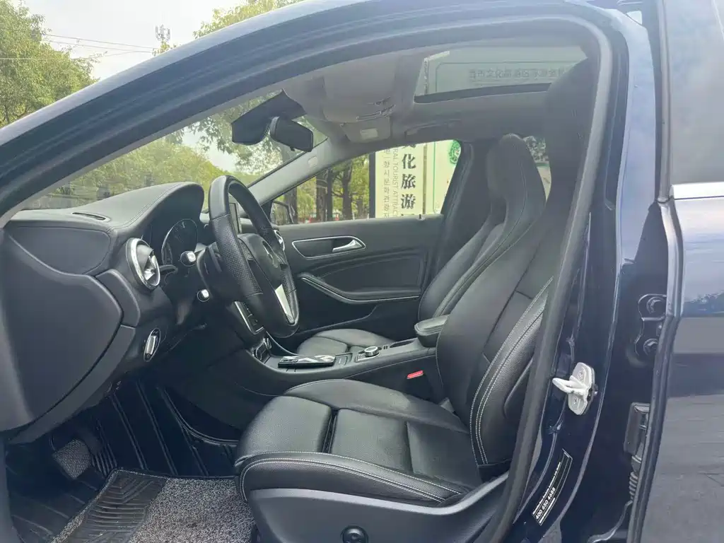 Mercedes-Benz GLA 2016 GLA 200 Fashion