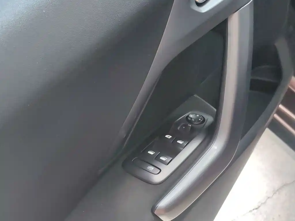 Peugeot 2008 — миниатюра 7
