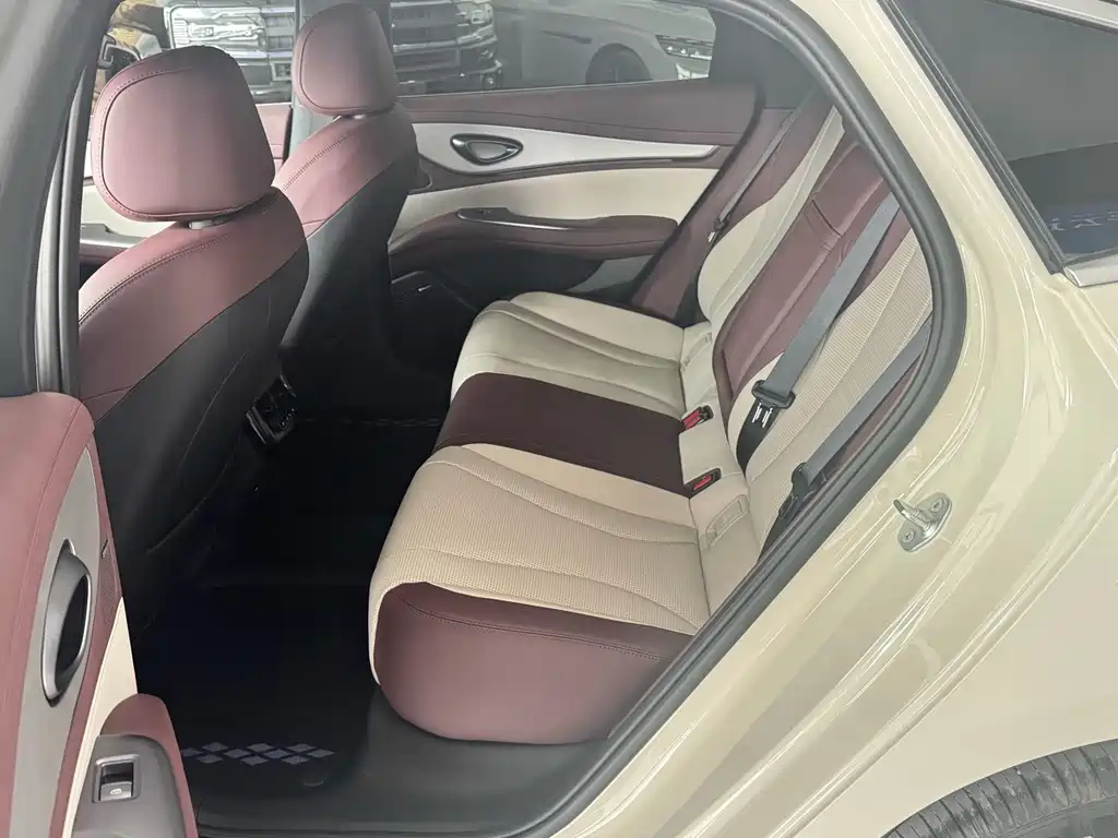 BYD Seal 07 DM-i — миниатюра 9