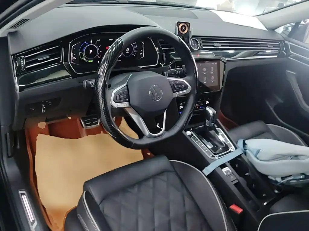 Volkswagen Magotan PHEV — миниатюра 10