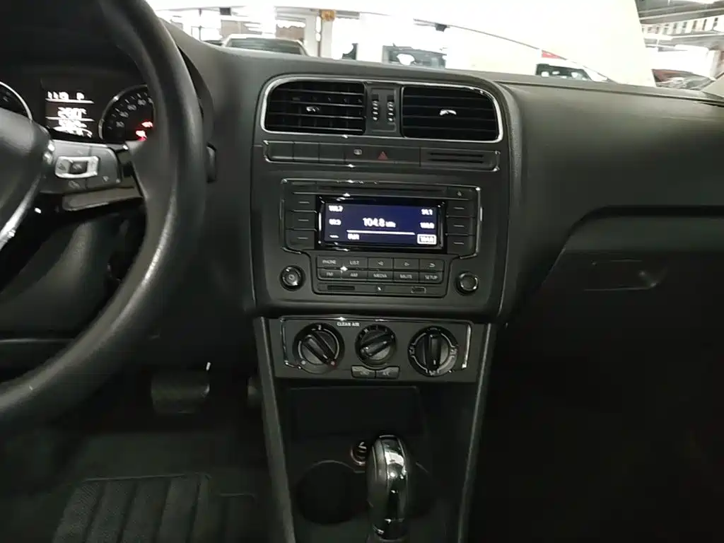 Volkswagen Polo — миниатюра 13