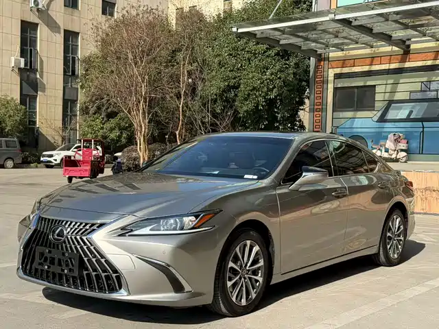 LEXUS ES 2023