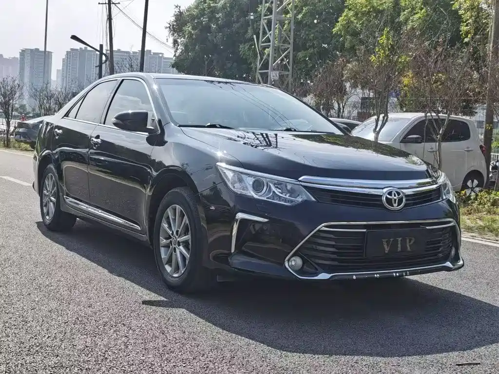 TOYOTA CAMRY