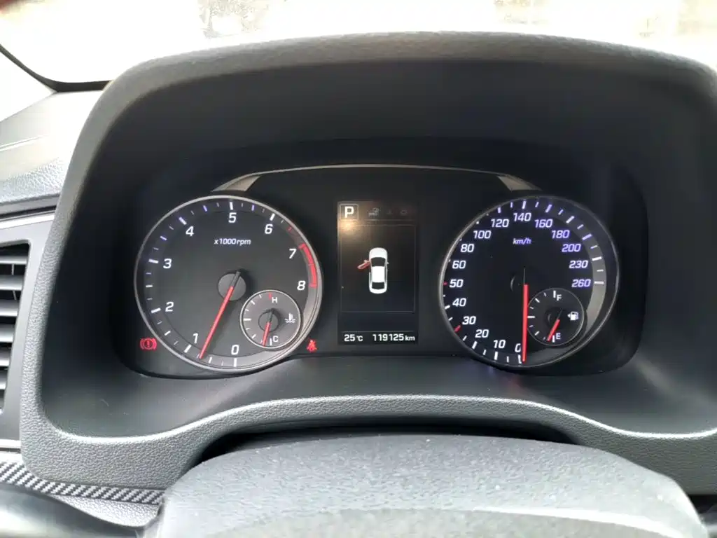 Hyundai Elantra — миниатюра 12