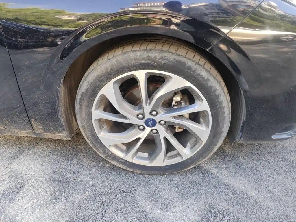 Ford Mondeo — миниатюра 8