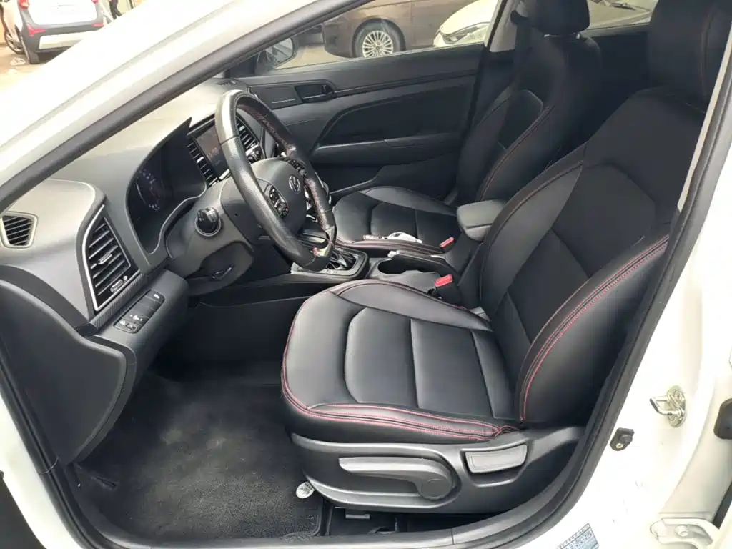 Hyundai Elantra — миниатюра 15