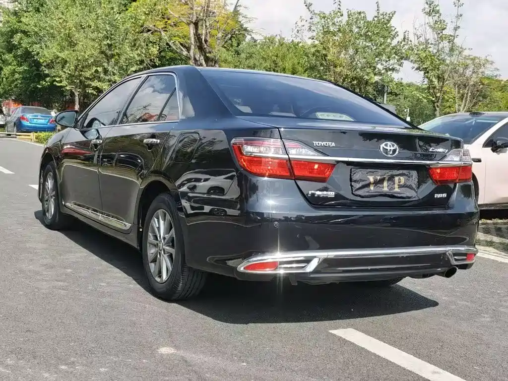 TOYOTA CAMRY