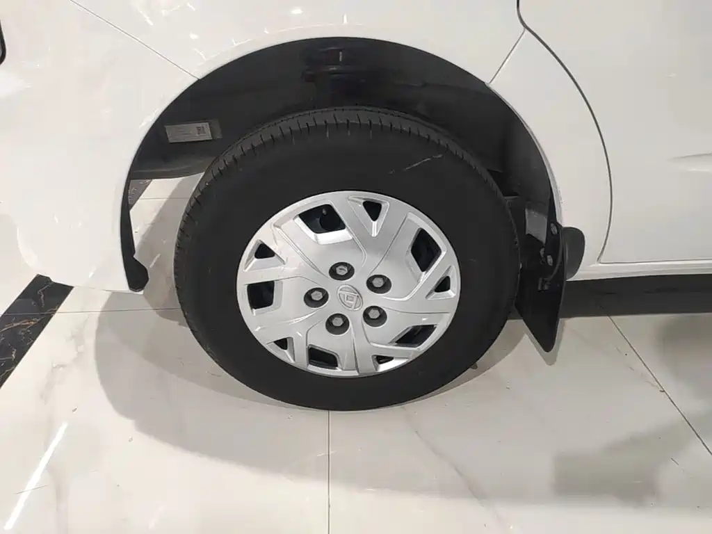 MAXUS V80 — миниатюра 23