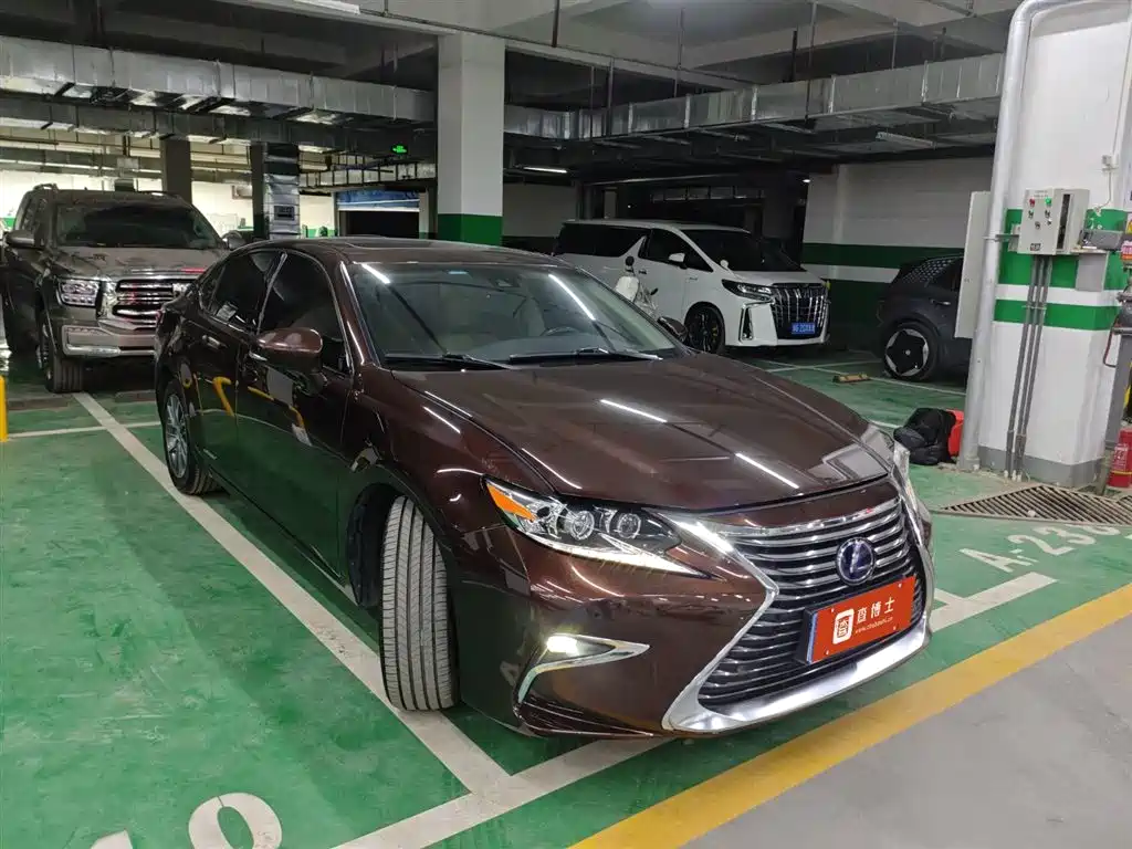 LEXUS ES