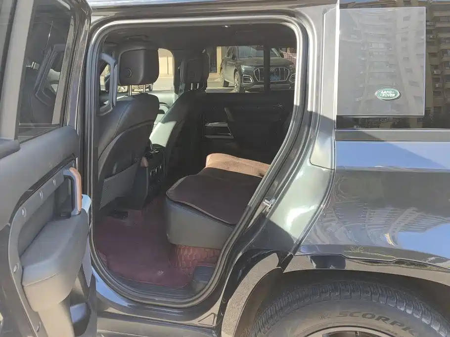 Land Rover Defender — миниатюра 11