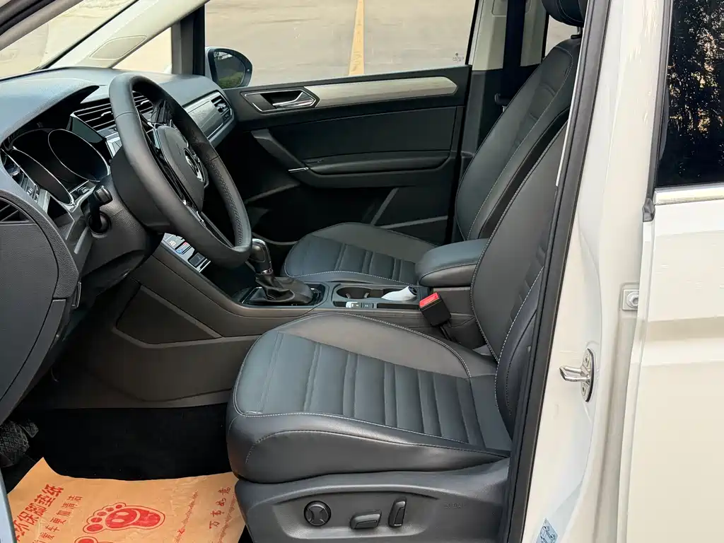 Volkswagen Touran — миниатюра 3
