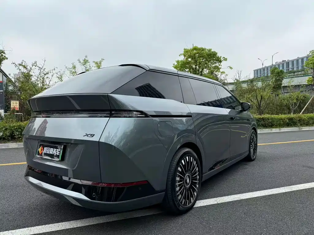XIAOPENG X9