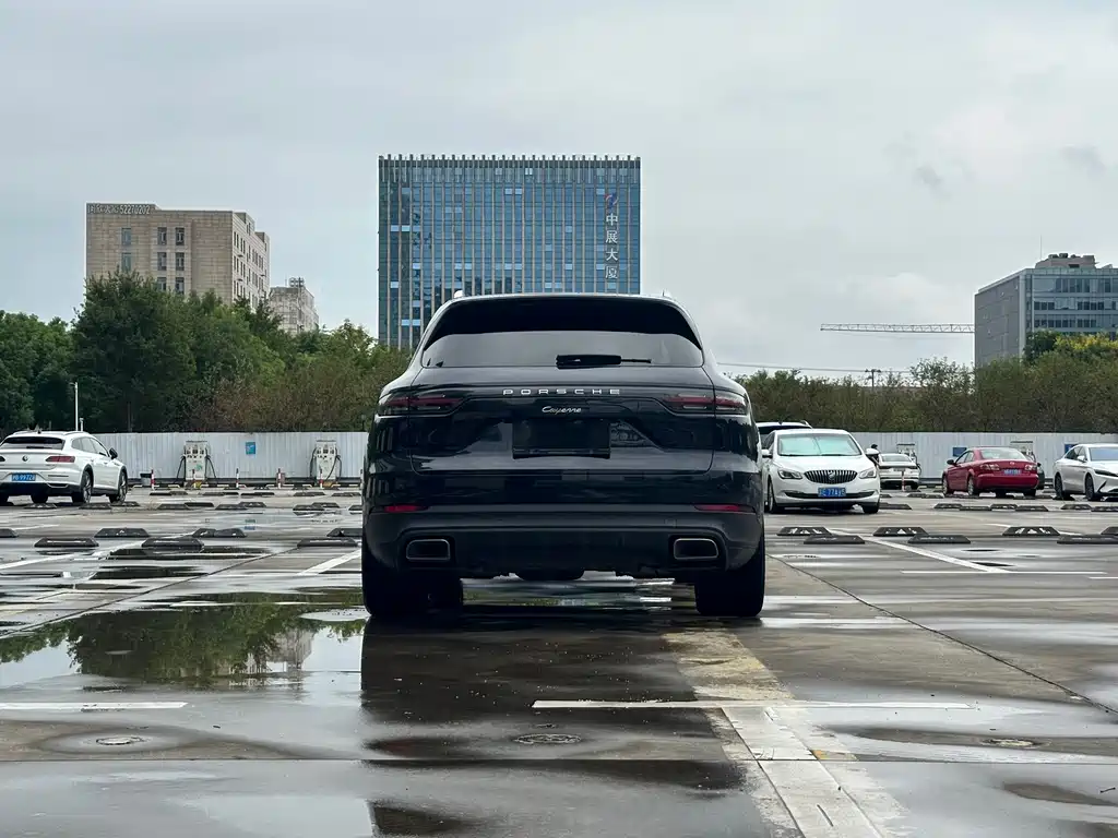 Porsche Cayenne — миниатюра 5
