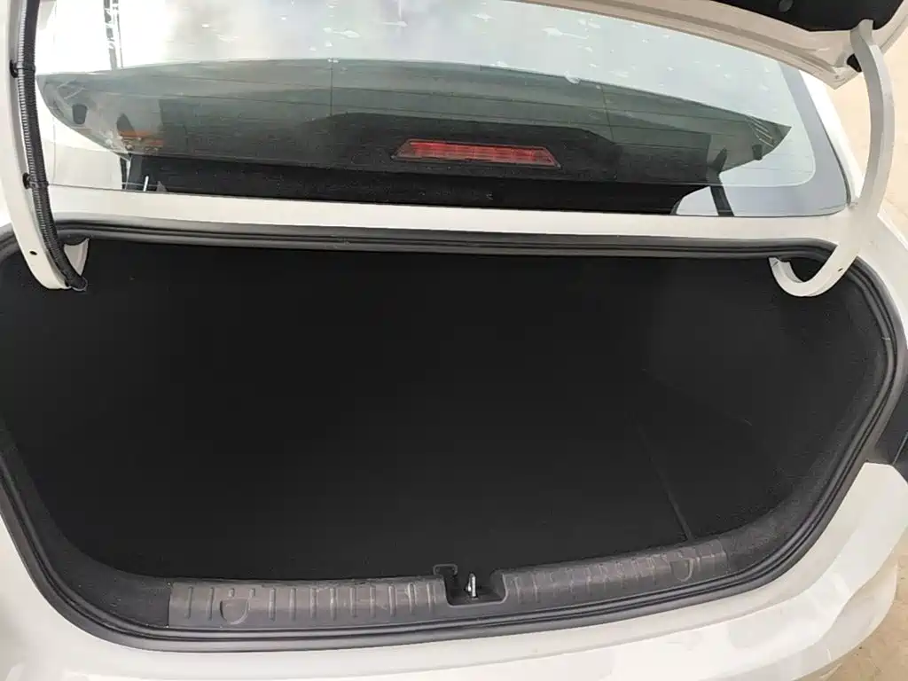 Geely Emgrand — миниатюра 19