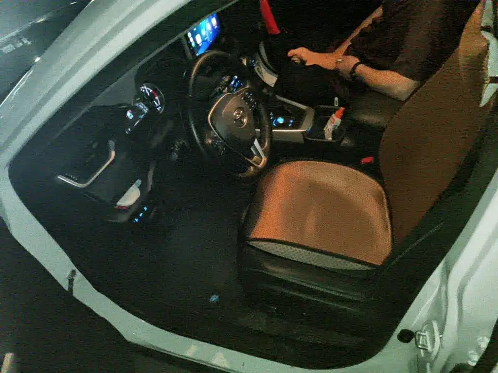 Toyota RAV4 — миниатюра 14