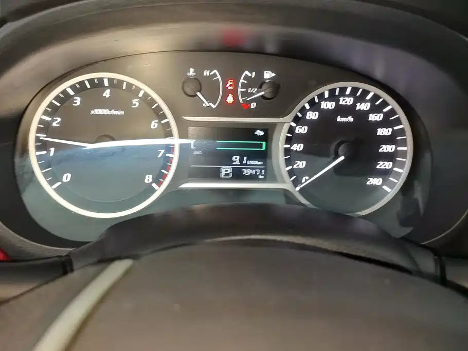 Nissan Bluebird — миниатюра 13