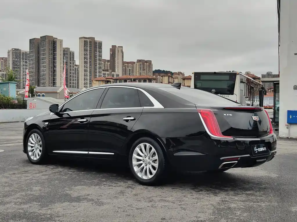 Cadillac XTS — миниатюра 7