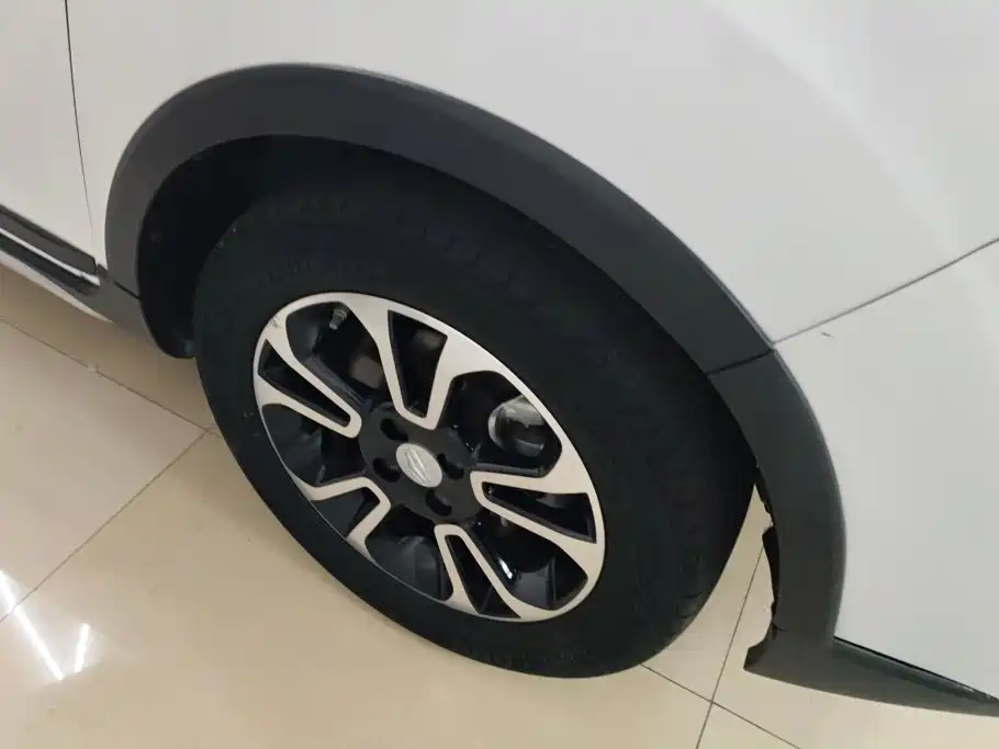 Geely Vision X3 — миниатюра 6