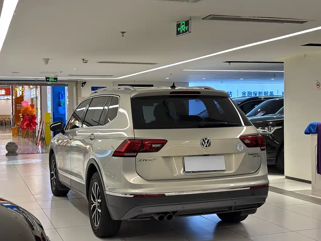 Volkswagen Tiguan L — миниатюра 5
