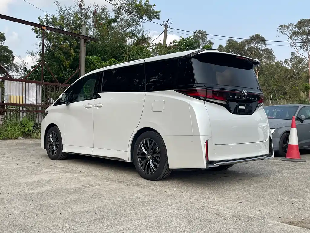 Toyota Vellfire 2025 2.4T AT