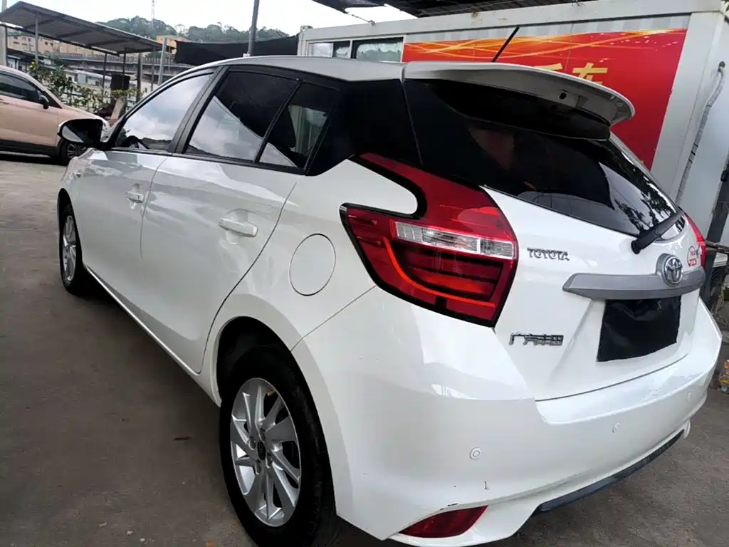 Toyota Yaris L — миниатюра 5