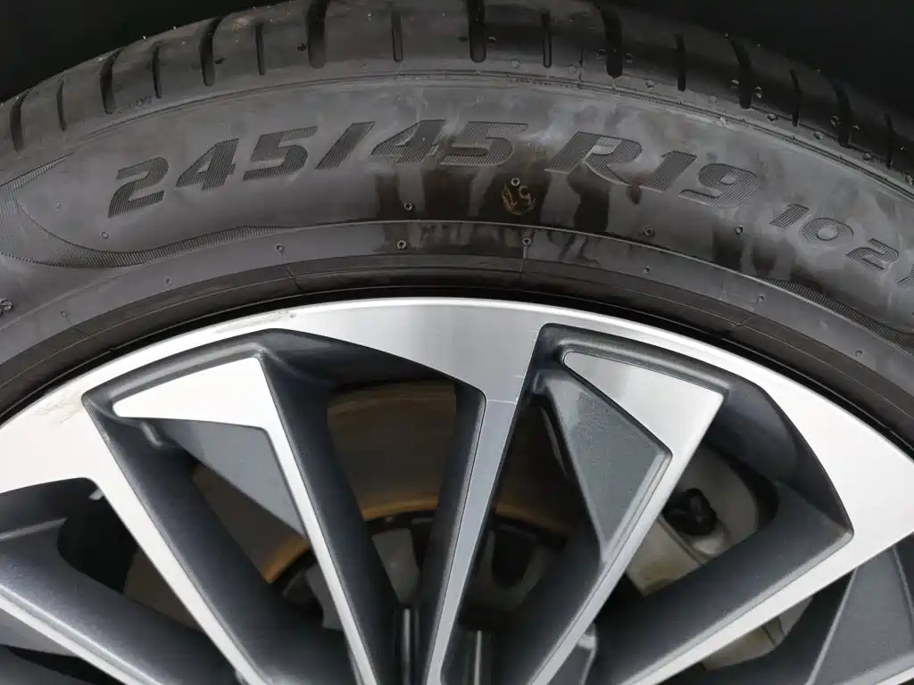 Audi A6L New Energy — миниатюра 24