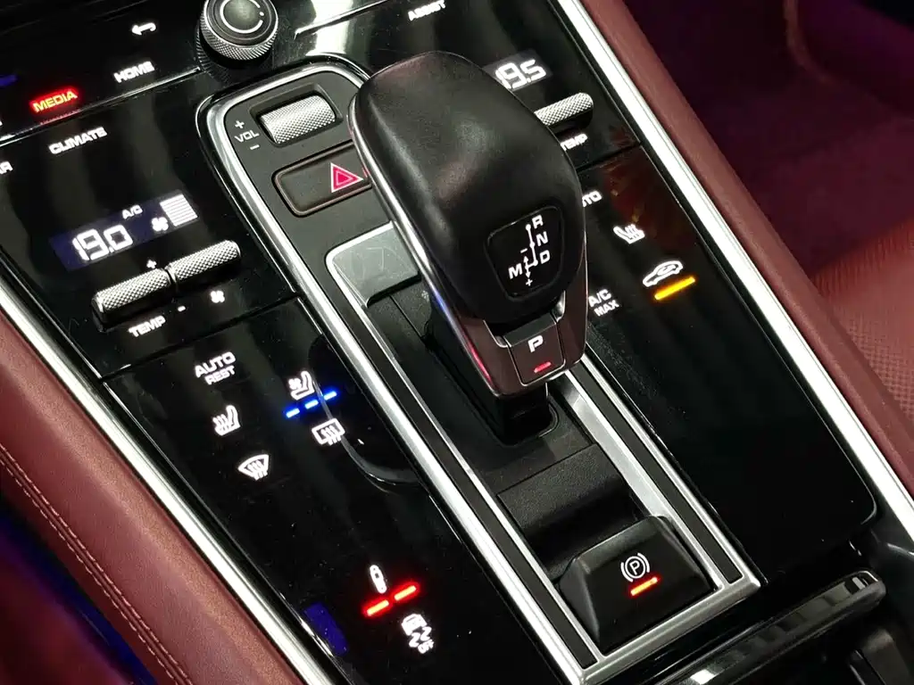 Porsche Panamera 2023 — фото 15