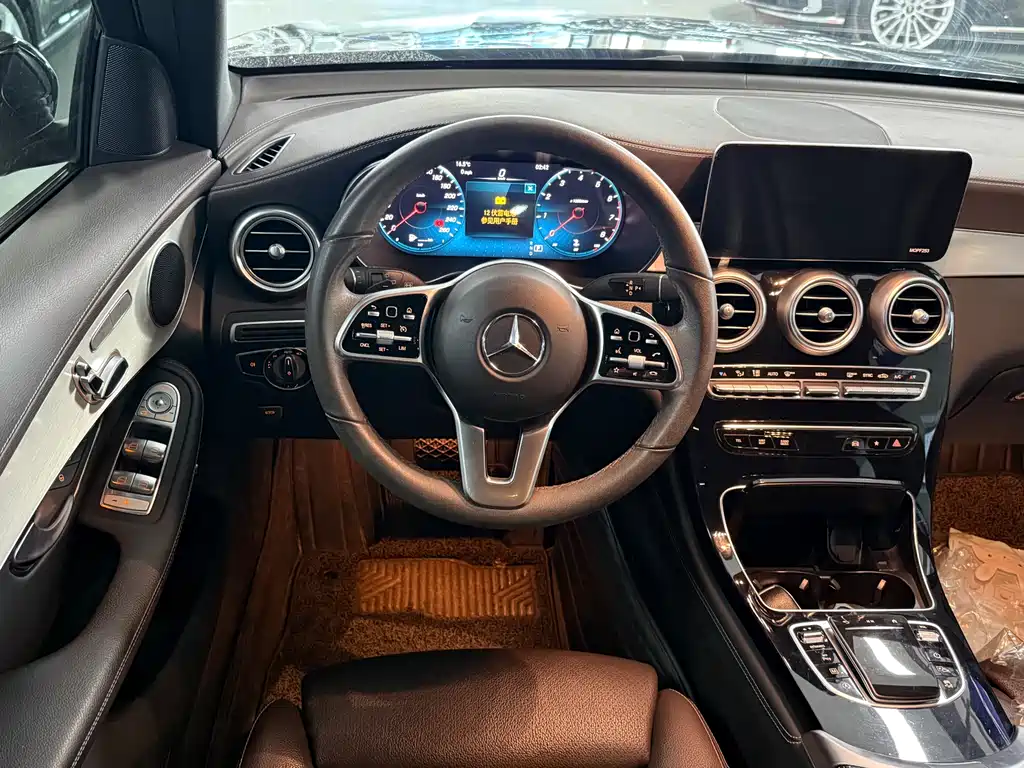 MERCEDES-BENZ GLC
