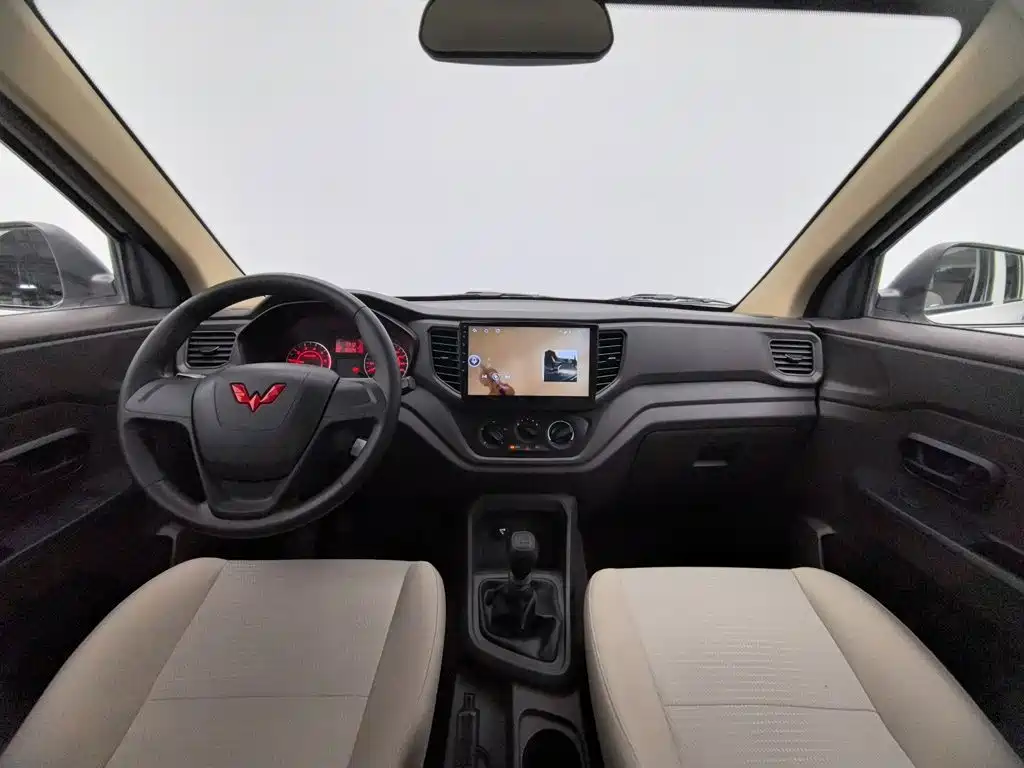 Wuling Hongguang V — миниатюра 5