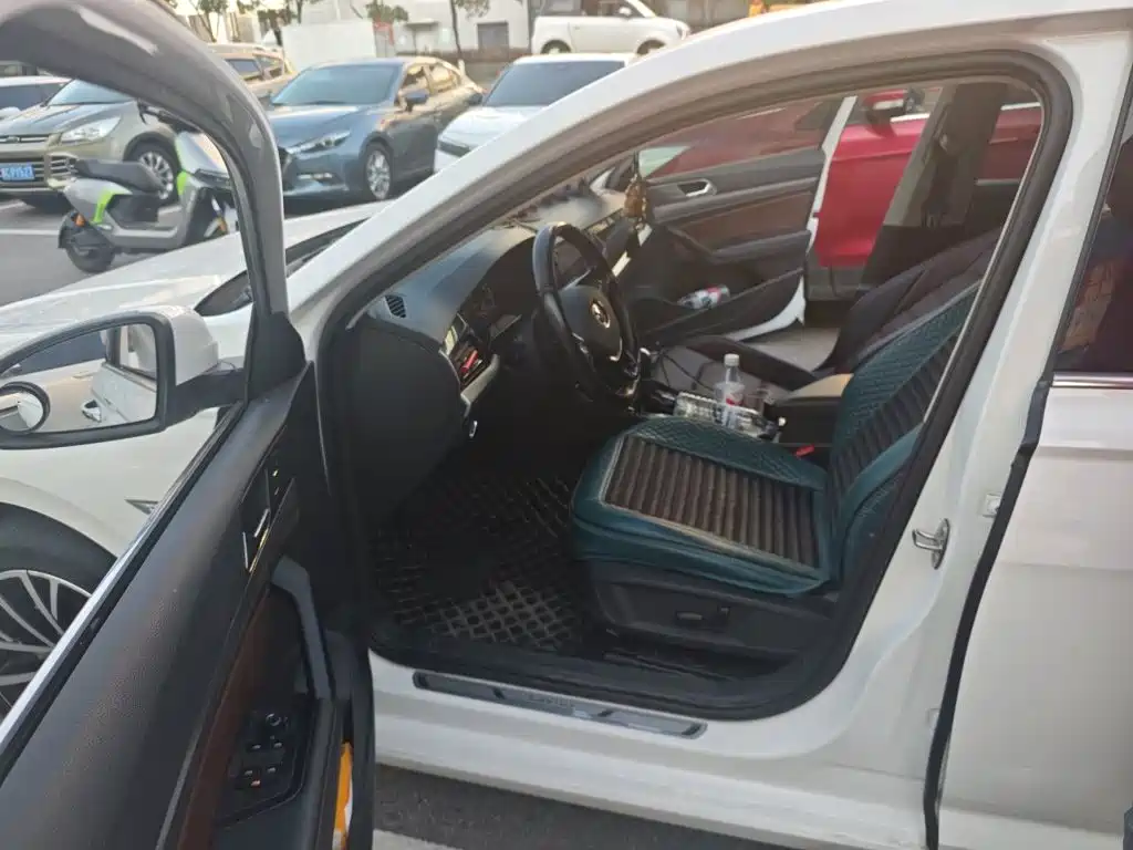 Volkswagen Lavida — миниатюра 17