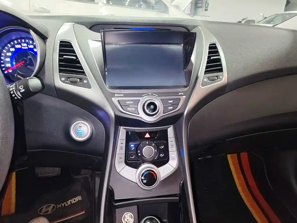 Hyundai Elantra Langdong — миниатюра 18