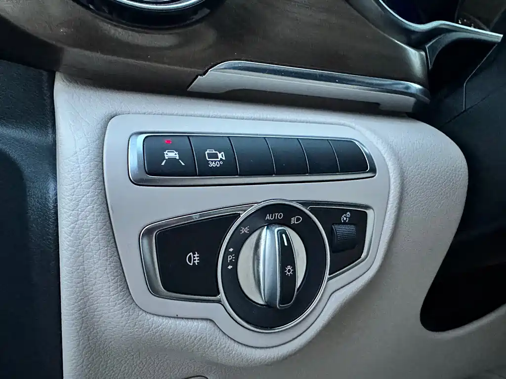 MERCEDES-BENZ V CLASS