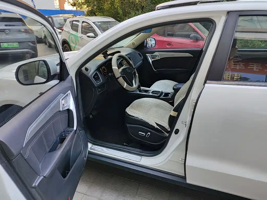 Geely Vision X6 — миниатюра 12