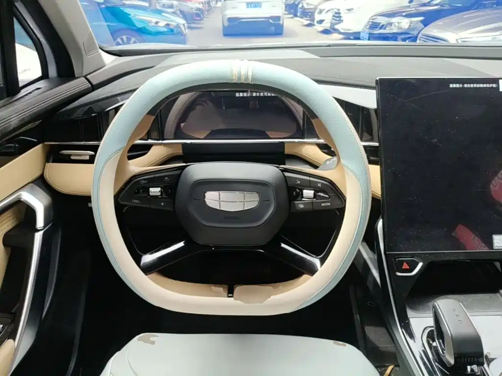 Geely Boyue L — миниатюра 11