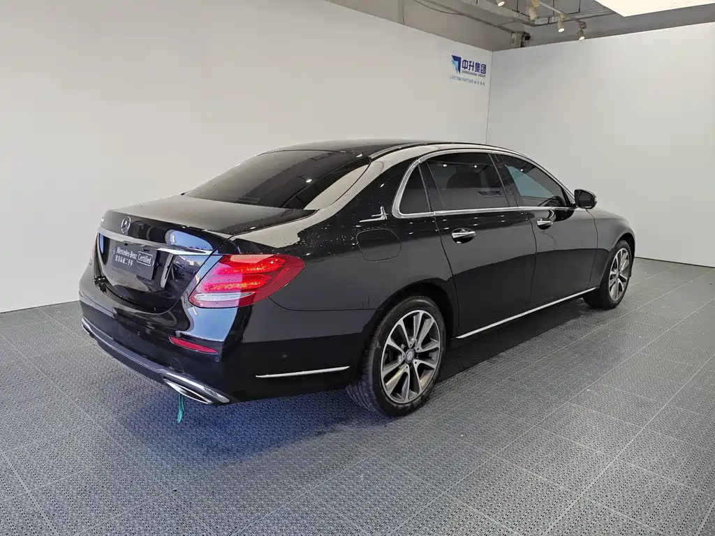 Mercedes-Benz E-Class — миниатюра 6