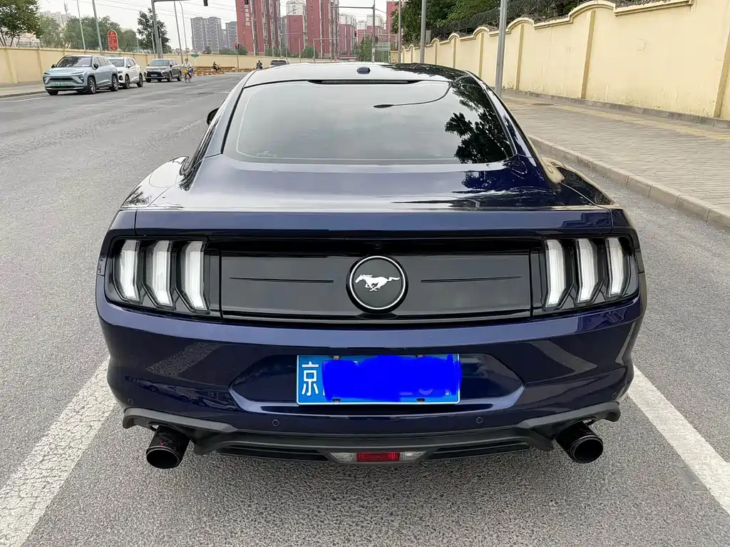 Ford Mustang — миниатюра 5