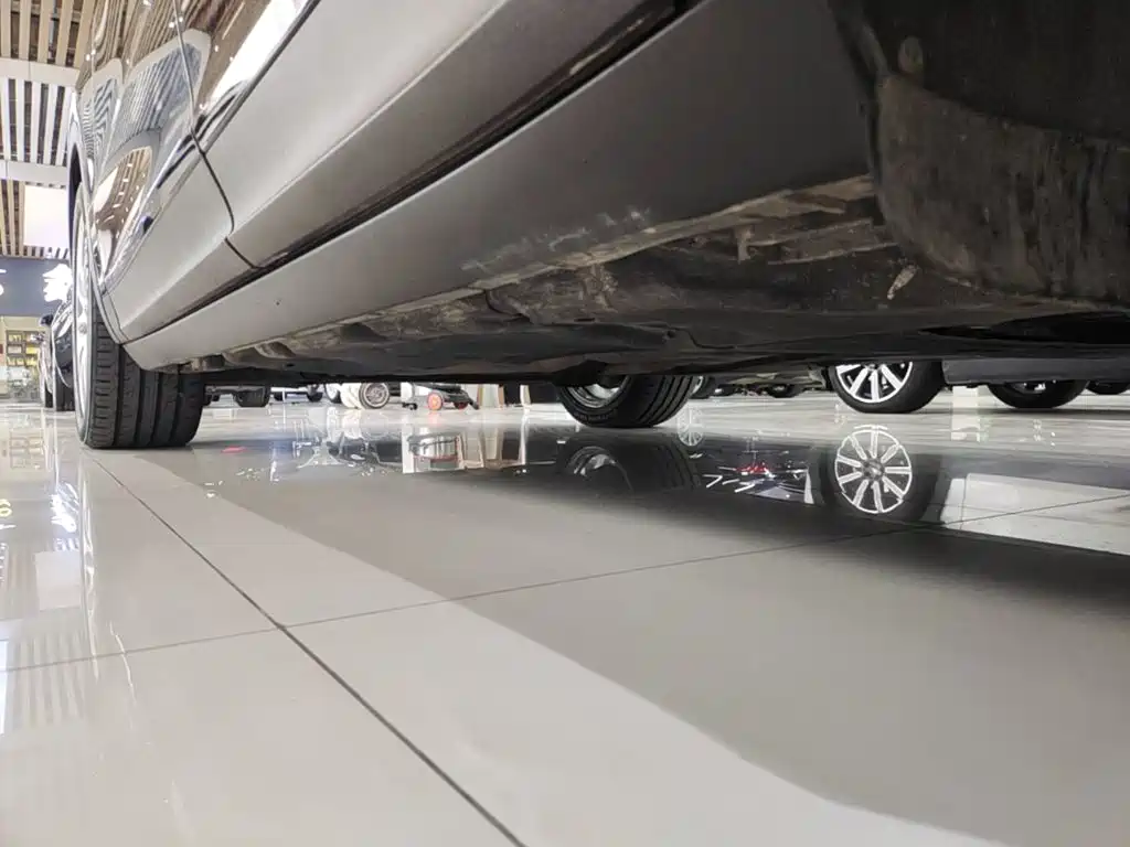 Porsche Cayenne — миниатюра 21