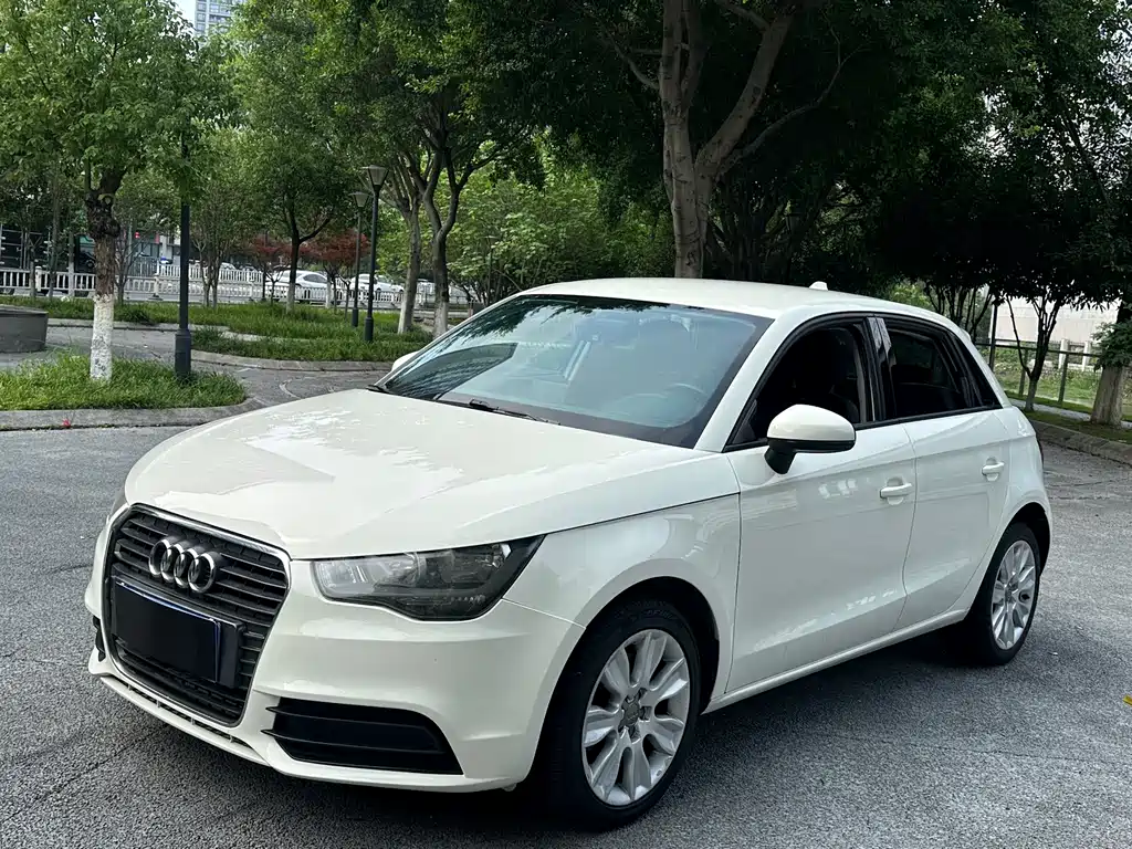 Купить Audi A1