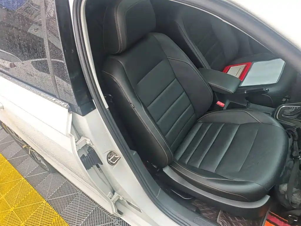 Volkswagen Bora — миниатюра 25
