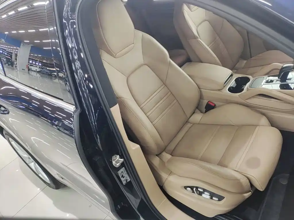Porsche Cayenne — миниатюра 20
