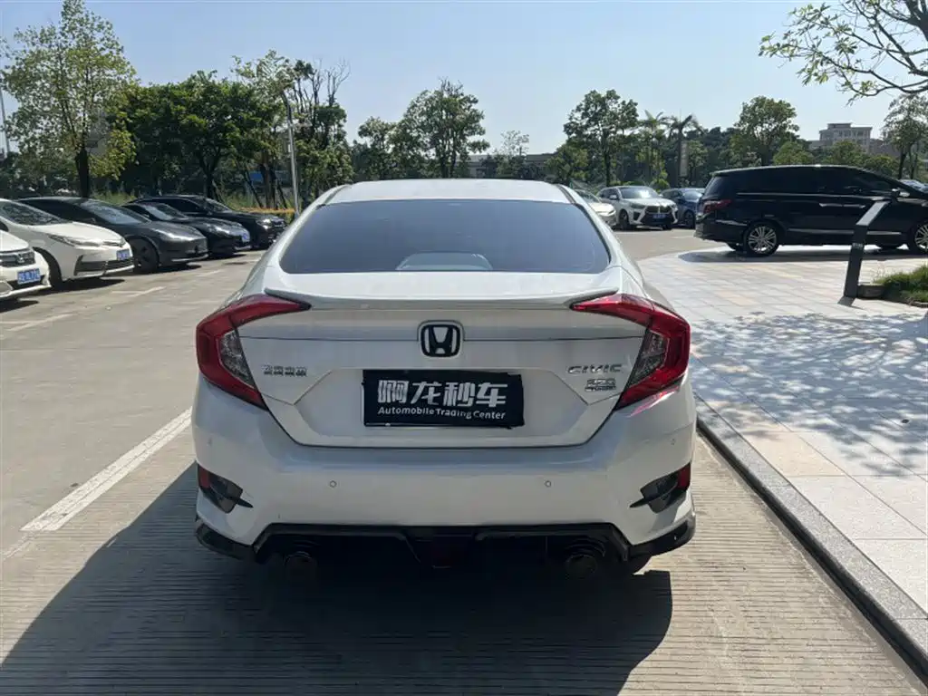 Honda Civic — миниатюра 8