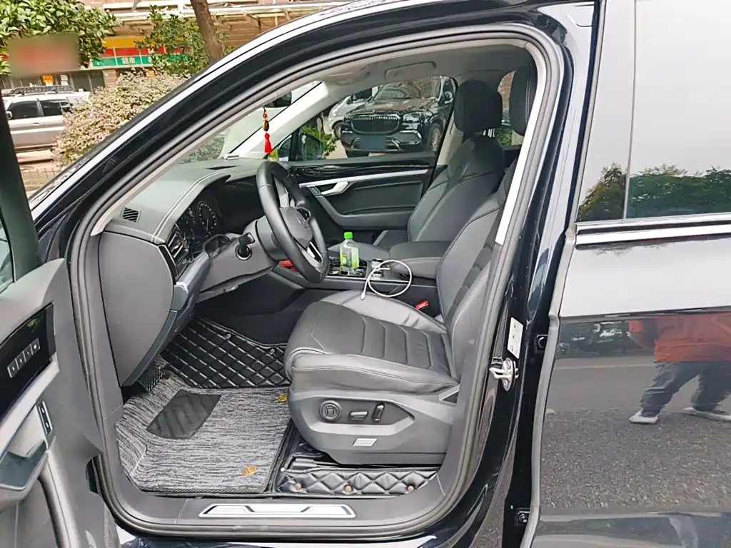 Volkswagen Touareg — миниатюра 17