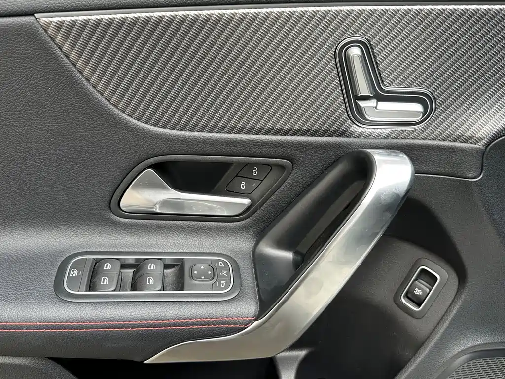 Mercedes-Benz A-Class — миниатюра 6