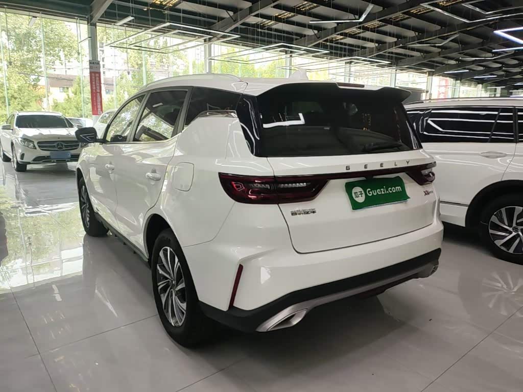 Geely Emgrand X6 1.4 л 2024 г. Белый, пробег 20000 км