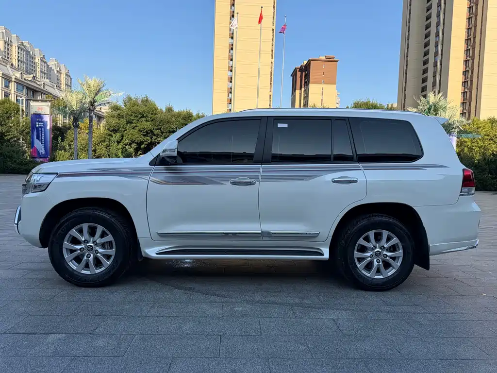 Toyota Land Cruiser — миниатюра 3