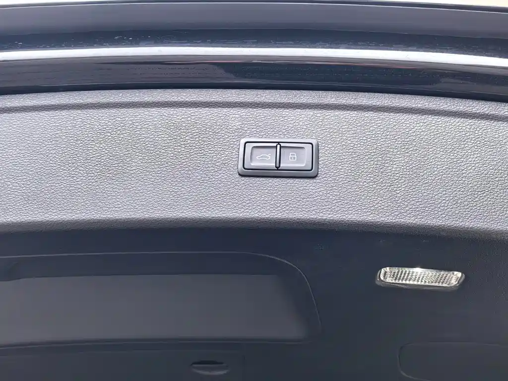Audi Q5L — миниатюра 12