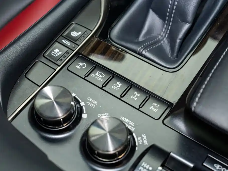 Lexus LX — миниатюра 16
