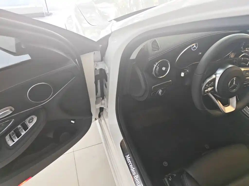 Mercedes-Benz C-Class — миниатюра 16
